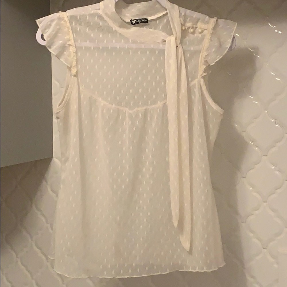 Gorgeous Lily White Top🌸